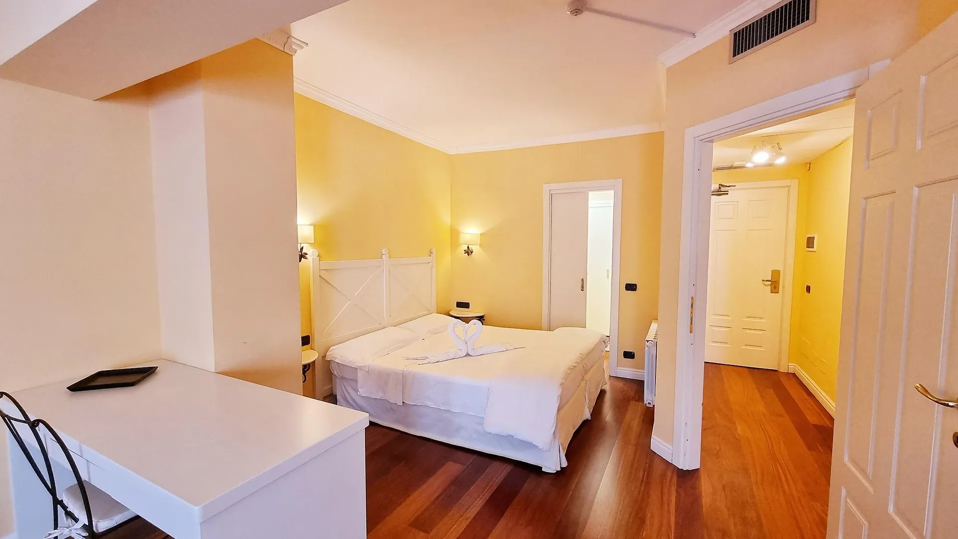 Hotel Canali, Portofino Coast Rapallo 4*,  Italy
